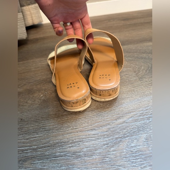 2/$10 A new day sandal - Picture 3 of 5